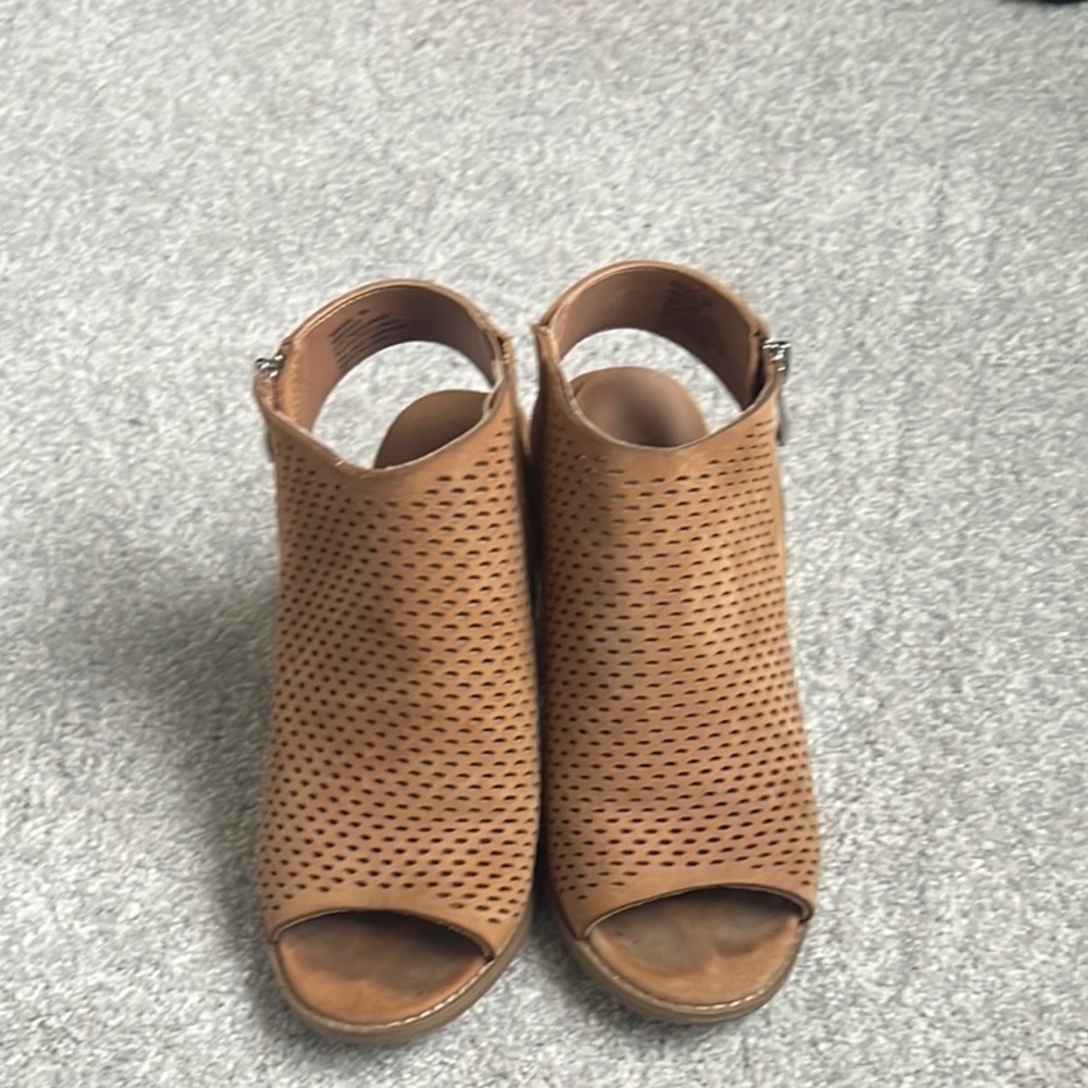 Women's Steve Madden Tan Peep-Toe Ankle Boots, 7M.